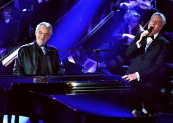 Tutti in piedi per Bocelli