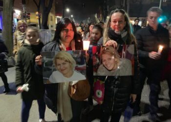 Uccisa e bruciata,in 1000 sfilano corteo
