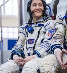8 marzo, verso la prima passeggiata spaziale di sole donne