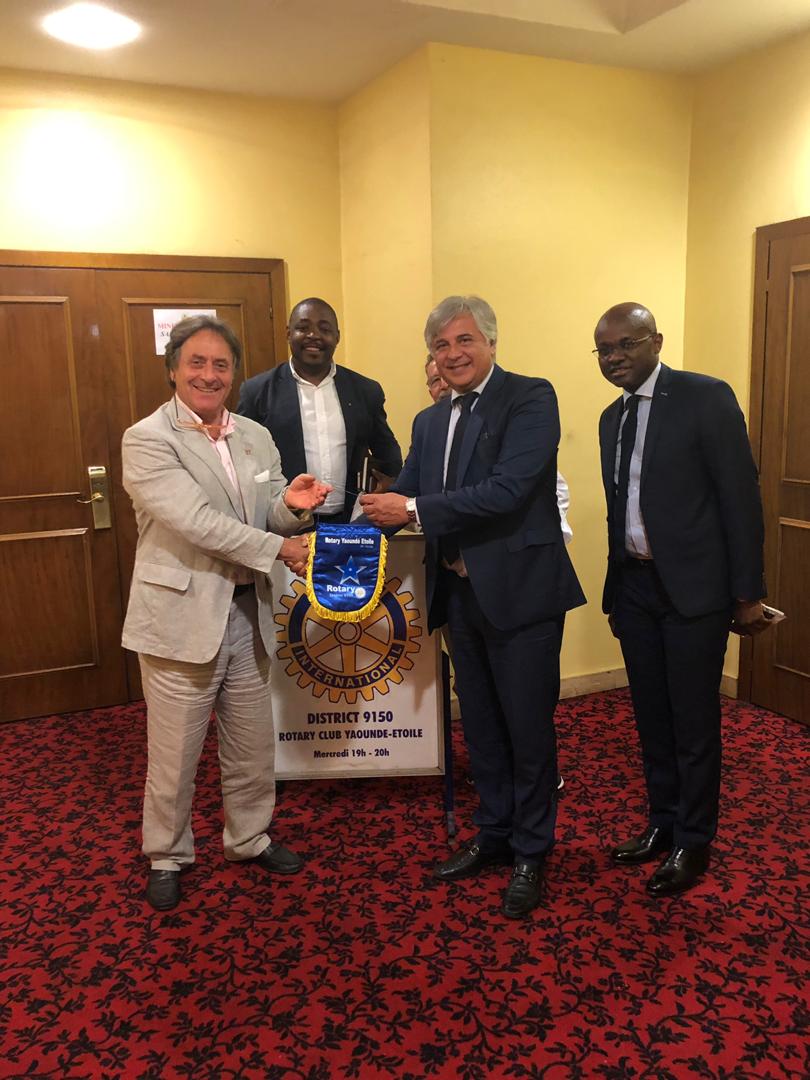 Camerun: italiani promuovono progetto femminile “Manioca”Donne emancipate grazie a micro-economia della cucina