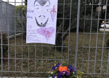 Astori: fiori e manifesto per ricordare il capitano a Udine
