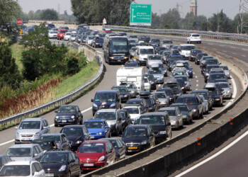 Autostrade in tilt per rientro da riviere, fino a 20 km di coda