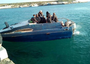 Barca con 11 migranti a Lampedusa