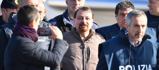 Battisti ammette per la prima volta i 4 omicidi per cui era stato condannato