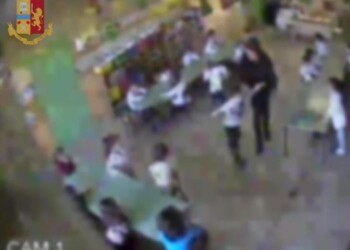 Bimbi dell’asilo maltrattati, due arresti