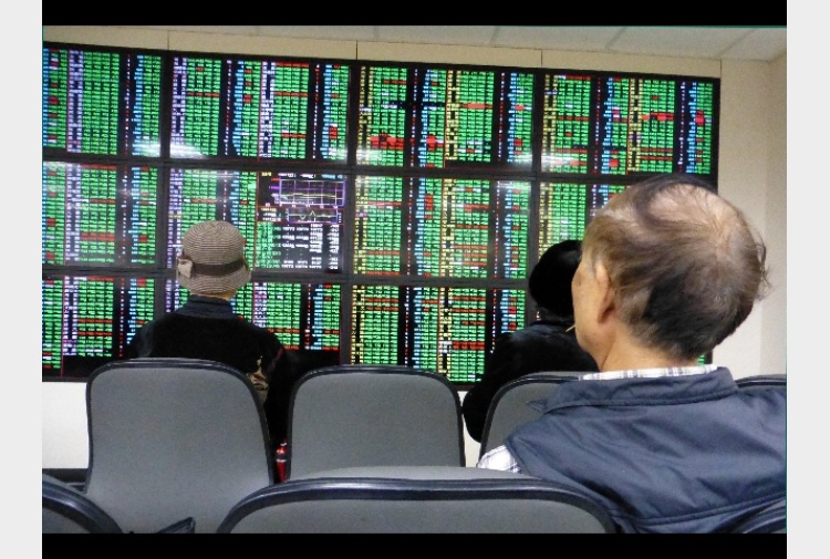 Borsa Shanghai poco mossa, apre a +0,11%