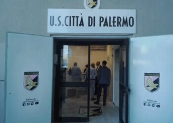 Calcio, niente blocco per fondi Palermo