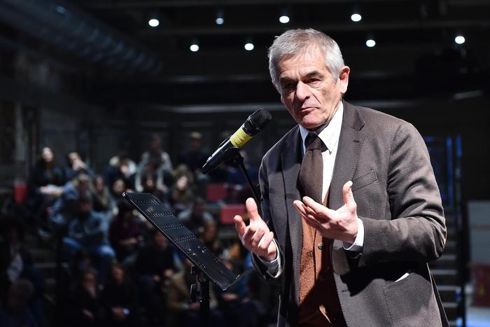 Chiamparino, Frejus? Basta carnevalata