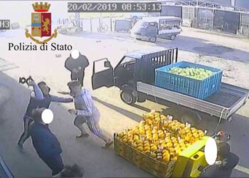 Colpi crick in testa a rivale, arrestato