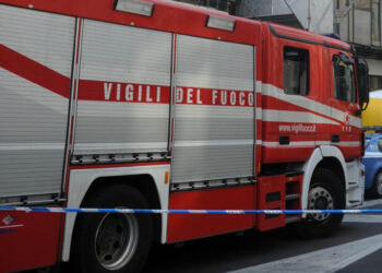 Esplosione in casa: feriti padre, madre e figlio