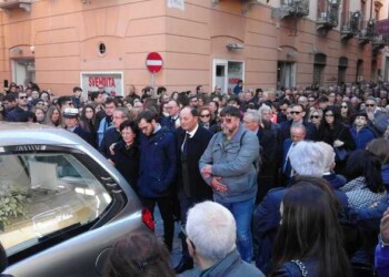Folla applaude bara Nicoletta