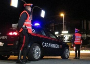Giovane ucciso a coltellate in piazza nell’agrigentino