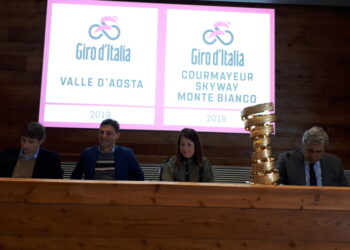 Giro, Monte Bianco in rosa per arrivo tappa