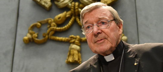 Il cardinale Pell è stato condannato a 6 anni per abusi sessuali su due ragazzi