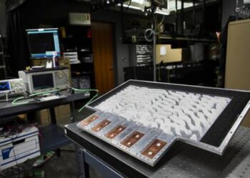 Il primo materiale che risolve le equazioni