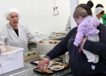 In Liguria 358 mila a rischio povertà, in calo