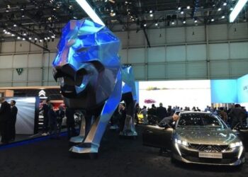 La nuova Peugeot 208 è anche elettrica