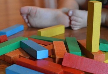 Maltrattamenti in asilo nido nel Pavese, un arresto e due denunce