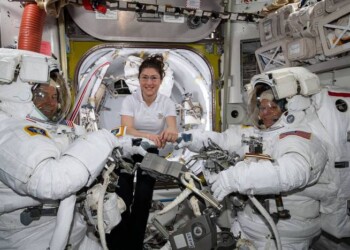 Manca la taglia giusta, cancellata la passeggiata spaziale al femminile