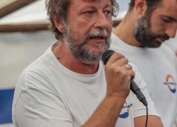 Migranti: Mare Jonio, indagato Casarini
