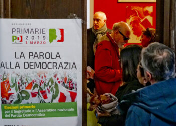 Pd: a Napoli code ai seggi per votare
