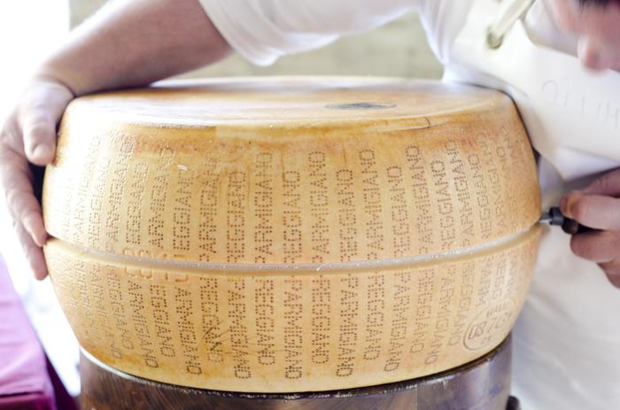 Per Parmigiano 2019 sprint, sale produzione ma anche prezzo