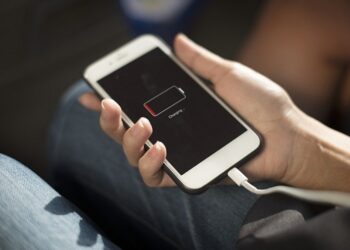 Perchè le batterie dei cellulari durano così poco?