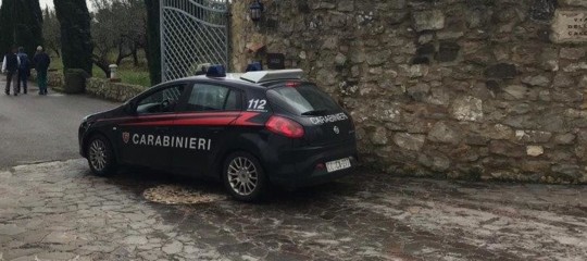 Quattro persone sono state fermate per il cadavere murato a Senago