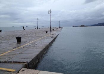 Ragazzo precipita e muore da un sentiero a picco sul mare