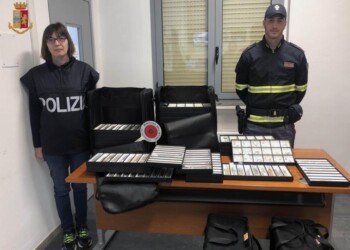 Ruba preziosi da auto, arrestato