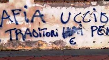 Scritta pro mafia, denunciati 3 minori