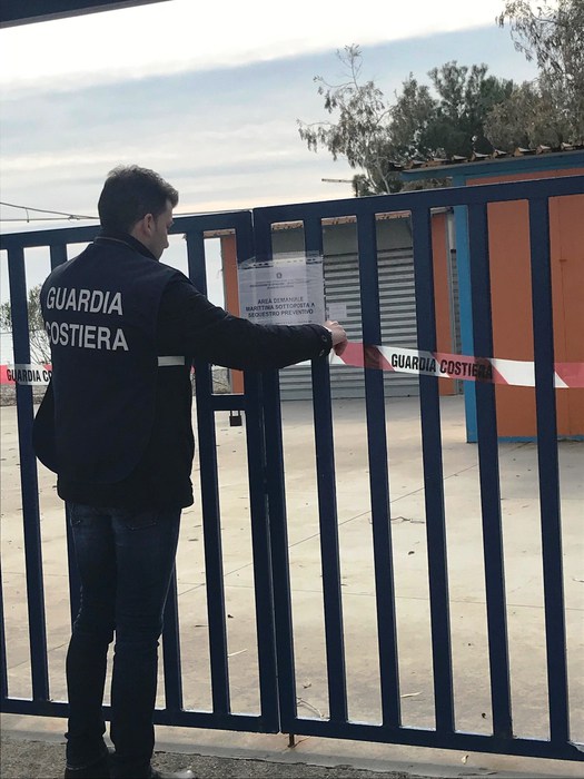 Sequestrate strutture abusive su demanio