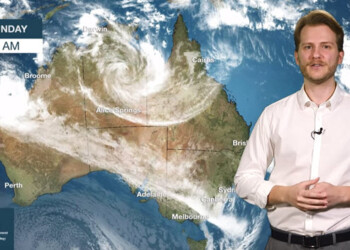 Servizio meteo australiano, eccezionale video su 2 Uragani in atto