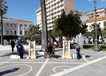 Strumenti con materiali recupero spiagge