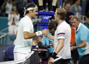 Tennis: Federer batte Shapovalov a Miami