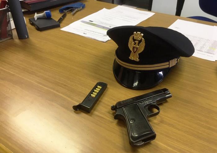 Tenta rapina mano armata, bloccato da Ps