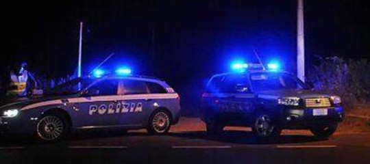 Ucciso mentre danneggia una vetrina, 2 fermi a Crotone 