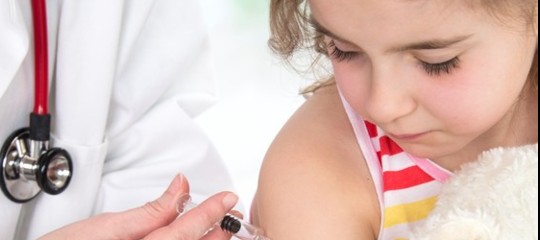 Vaccini: slitta a domani l’obbligo di presentazione del certificato a scuola