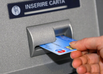 80enne ‘spilla’ 100mila euro ad anziano