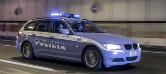 Aggredisce due agenti al grido di ‘Allah Akbar’. Un arresto a Torino