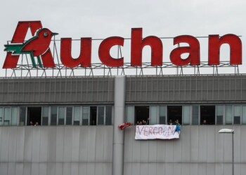 Auchan vende 21 punti vendita in Francia, coinvolti in 723