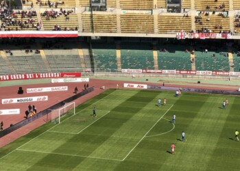 Calcio: Bari-Gela 2-1