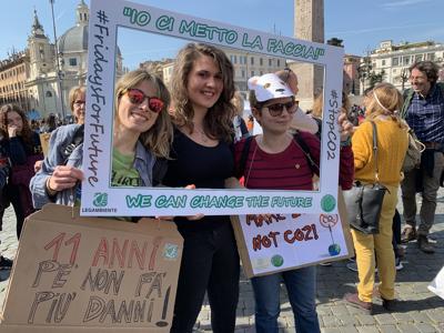 A Roma ragazzi in piazza con Greta: Non c’è più tempo /Foto