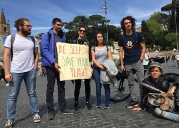 Clima: a Roma ragazzi in piazza con Greta, ‘siamo con te’
 