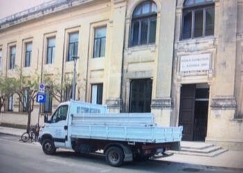 Crolla solaio in aula scuola, no feriti