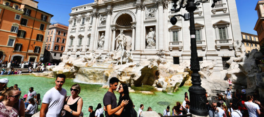 Da oggi le monetine della Fontana di Trevi non vanno più alla Caritas