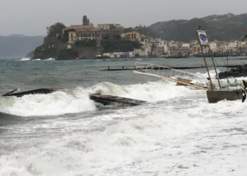 Forte vento e mare mosso, Eolie isolate
