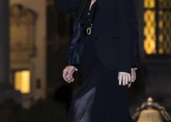 G.Grillo:spezzare legame sanità-politica