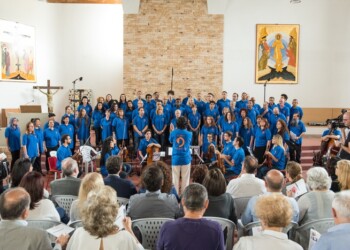 Il Coro Papageno canta fuori dal Carcere. VIDEO