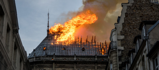 incendio Notre Dame incidente